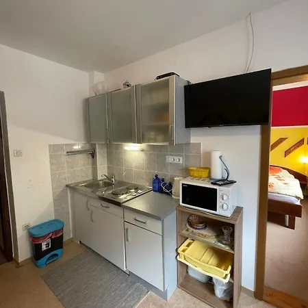 Gostinjska kuća And Razen 3*