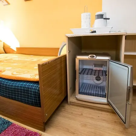 And Razen Gostinjska kuća 3*