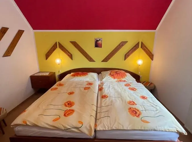 Guest house And Razen