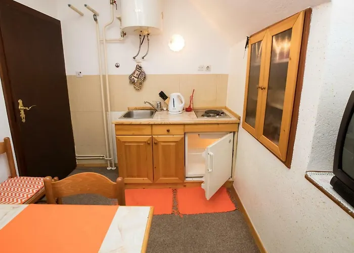 And Razen Guest house