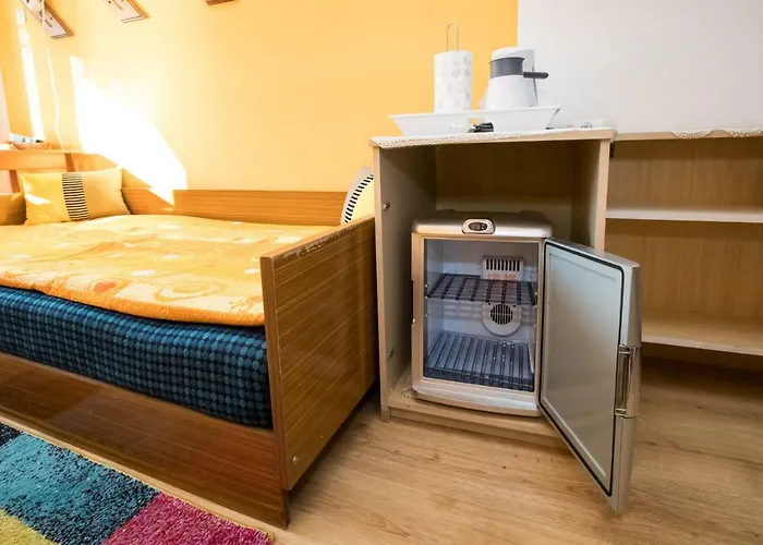 And Razen Guest house 3*