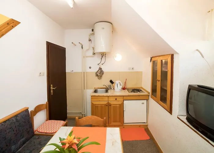 And Razen Guest house